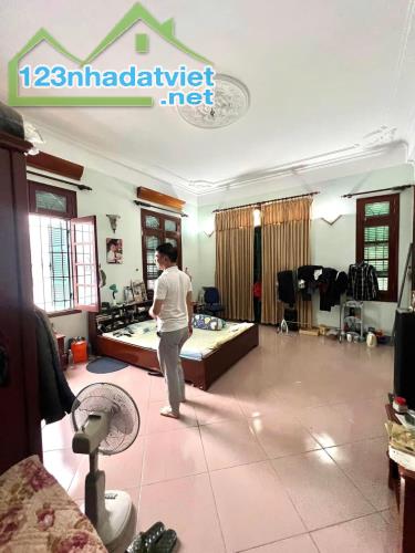 Bán nhà ngõ 215 Định Công Thượng, 80m2, ô tô tránh, 17.5 tỷ - 2