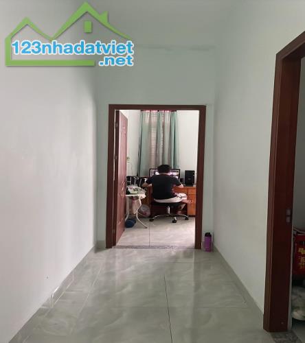 Xe hơi đỗ cồng, Dương Đức Hiền, Tây Thạnh, Tân Phú, 120m2, 2 tầng, ngang 5m, nở hậu - 1