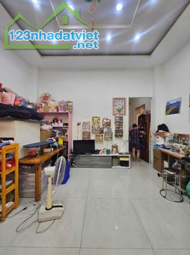 NHÀ 1 TRỆT 1 LẦU – DT 102M2 (NGANG 6M) – HXH 6M – PHƯỚC LONG B, TP THỦ ĐỨC