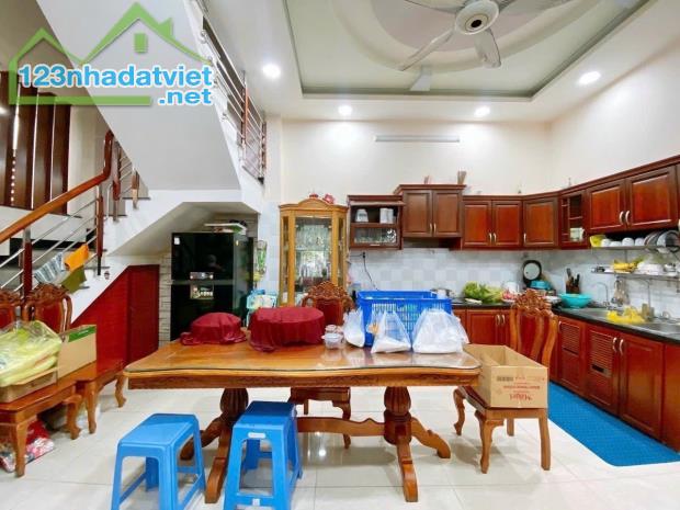 NHÀ 4 TẦNG GÓC 2MT HẺM XE TẢI TRÁNH 80m2 (4×20) GẦN CC DREAM HOME - 8.5 TỶ - 5