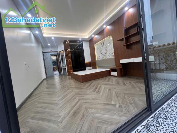 BÁN NHÀ MẶT PHỐ HOÀNG MAI, SÁT KĐT ĐỀN LỪ, 7 TẦNG THANG MÁY MỚI TINH, Ô TÔ TRÁNH, SỔ VUÔNG - 2
