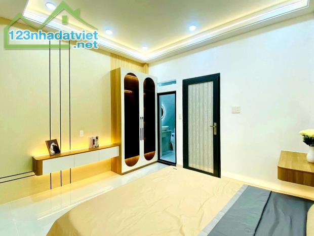 NHÀ ĐẸP GẦN CV LÀNG HOA - 3 PHÒNG NGỦ FULL NỘI THẤT - 66m2 6.25 TỶ - 4