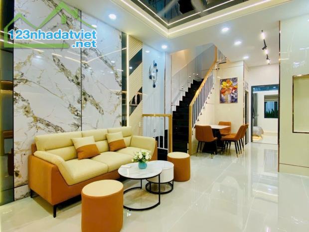 NHÀ ĐẸP GẦN CV LÀNG HOA - 3 PHÒNG NGỦ FULL NỘI THẤT - 66m2 6.25 TỶ