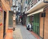 Cần bán gấp nhà phố Quốc Tử Giám 20m  5 tầng 3mt 4.68 tỷ Đống Đa  lô góc cách 1 nhà ra mặt