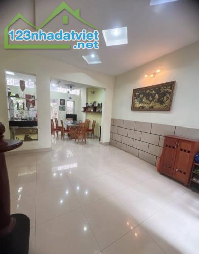 Bán nhà Biệt Thự quận 8. Diện tích 6m × 20m. Hoàn công đủ - 1