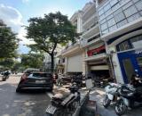 Bán nhà mặt phố Hoà Mã phố 2 chiều vỉ hè rộng kinh doanh văn phòng sầm uất thông số đẹp DT