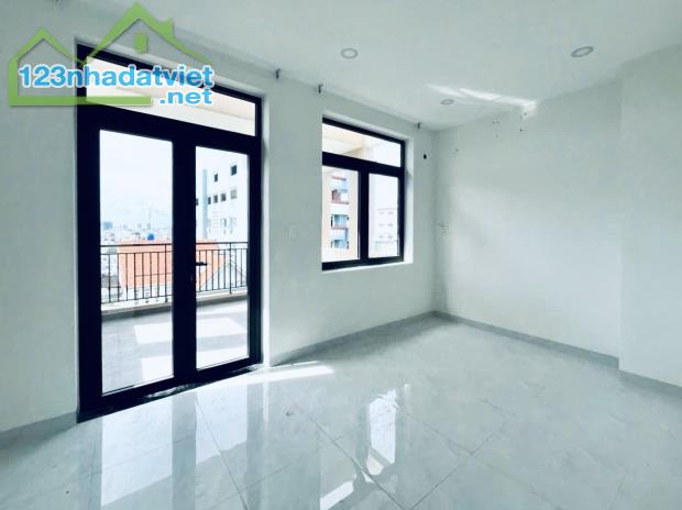 CHDV 6 TẦNG MẶT TIỀN AN NHƠN - 11 PHÒNG CHO THUÊ 55TR/THÁNG - 12.9 TỶ - 2