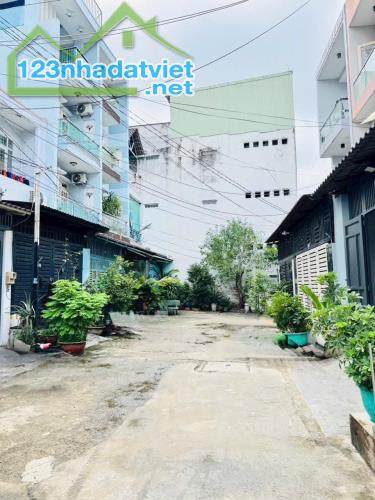 NHÀ HẺM XE TẢI 8M PHẠM VĂN CHIÊU - 3 TẦNG 4 PN - 60m2 6.38 TỶ - 5