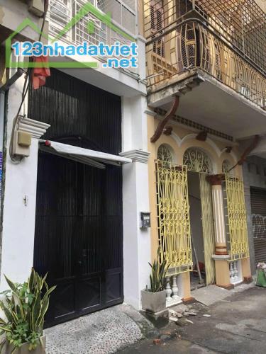 Bán nhà tại 32 Huyền Quang, Phường Tân Định, Quận 1, HCM. DT33.5m2 - 3