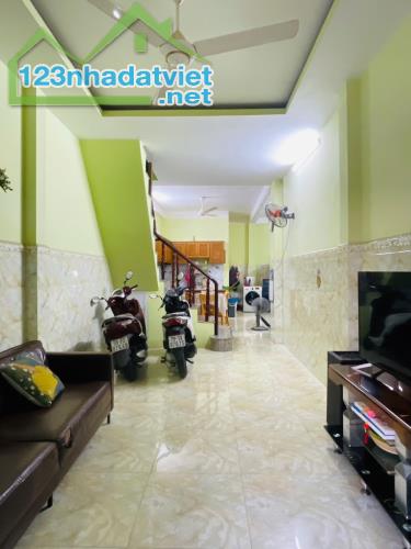 Bán nhà nở hậu, Cách Mạng Tháng 8,  58m2, 2 tầng,  giá hấp dẫn nhỉnh 6 Tỷ (20253240) - 1