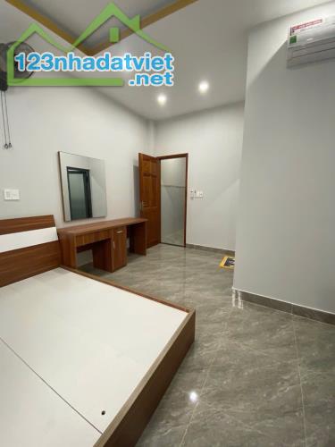 BÁN CHDV CAO CẤP KHU VIP TÊN LỬA 5TẦNG 22 PHÒNG ĐƯỜNG 10M THU NHẬP 84TR/THÁNG