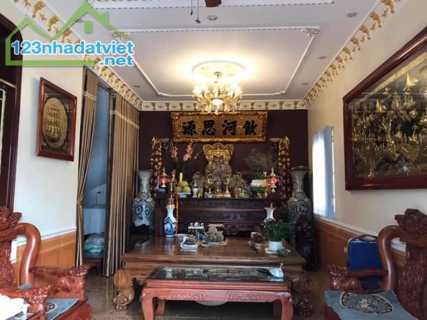 Bán nhà 2 tầng mặt phố Đường 131, Sóc Sơn, Hà Nội. diện tích 110m2, nhỉnh 7 tỷ