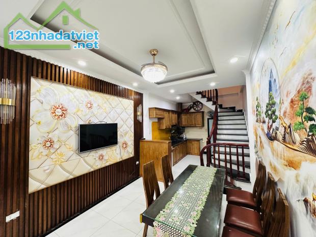 Hiếm có duy nhất 1 căn 3T x 60m2 có sân gara ôtô riêng biệt nhà gần đại học Thể Thao 4.1tỷ - 1