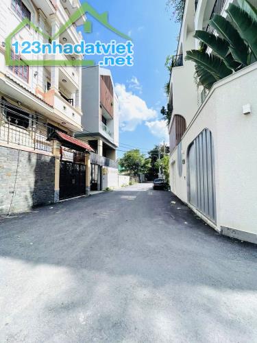 Chỉ 33,5 Tỷ-Sở Hữu Ngay Khuôn Đất 256m2(11mx24m) Đường Nội Bộ Trần Não,Quận 2
