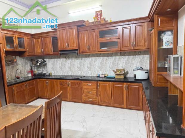 NHÀ 5 TẦNG NỞ HẬU - DT 90M² - MẶT TIỀN ĐƯỜNG 28 – BÌNH TRƯNG ĐÔNG - 2