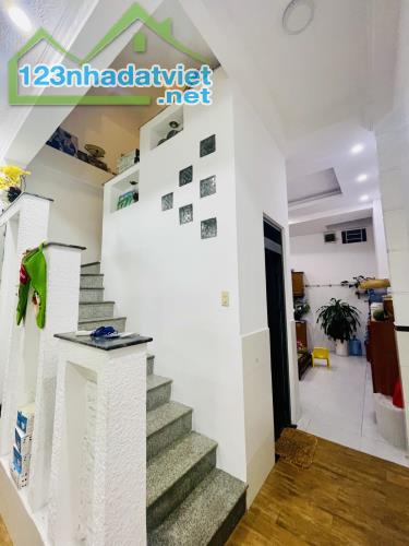 OTO ĐỖ CỬA - NHÀ ĐẸP 3 TẦNG 3PN THỐNG NHẤT, NỞ HẬU - 6.4 TỶ - 4
