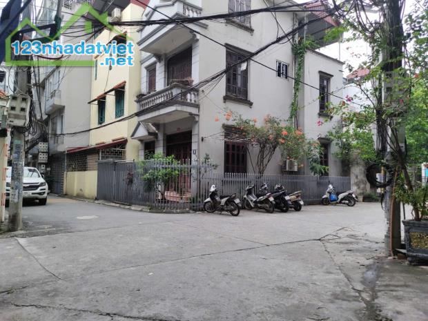 Bán Nhà Võ Thị Sáu, Gần Phố, Công Viên, Thoáng, 45m2, 9.8 tỷ, An Ninh Tốt - 1