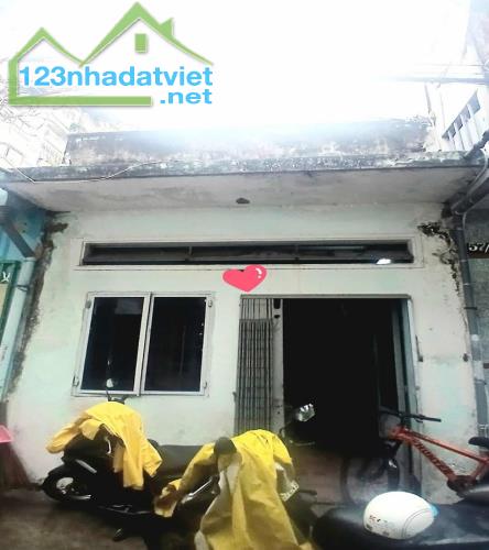 Bán nhà HXH nhỏ hạ cháo 1 tỷ,Trần Nhân Tôn, P9, Q5, 50m2, 2 tầng, giá rẻ.