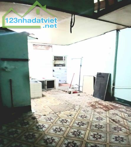 Bán nhà HXH nhỏ hạ cháo 1 tỷ,Trần Nhân Tôn, P9, Q5, 50m2, 2 tầng, giá rẻ. - 3