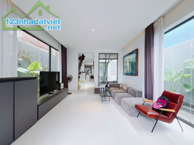 Nhà 3 tầng (7.5x29m), 2 mặt tiền hẻm xe hơi thông, 41 Chuyên Dùng 9 Phú Mỹ Q7 chỉ 23 tỷ - 4