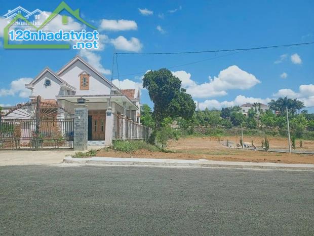 SANG LẠI BIỆT THỰ VƯỜN 3125M2 THỔ CƯ SHR NGAY SÁT CHỢ AN THÁI PHÚ GIÁO BD GIÁ 5 TỶ