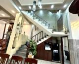 Gấp bán nhà Thủ Đức, giá 8.9 tỷ, 3 tầng, dt 80m2, gần Mt Tam Bình.