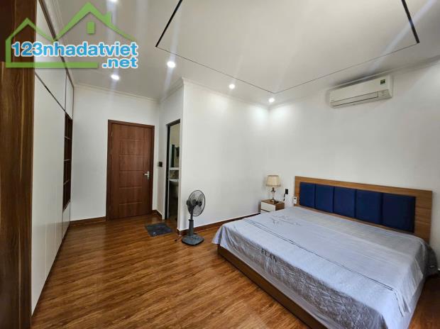 Cho thuê nguyên căn 5 phòng ngủ tại Vinhomes Marina - 4