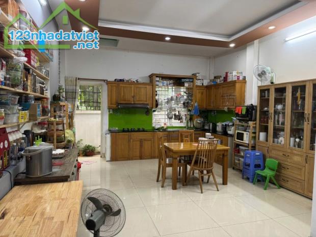 Gấp bán nhà Thủ Đức, giá 14 tỷ, 3 tầng, dt 110m2, Mặt phố Man Thiện. - 5