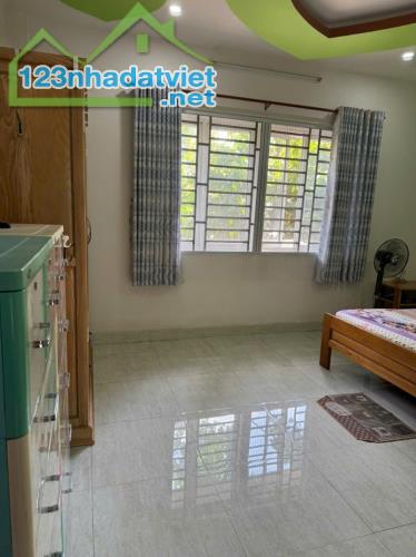 Gấp bán nhà Thủ Đức, giá 14 tỷ, 3 tầng, dt 110m2, Mặt phố Man Thiện. - 2