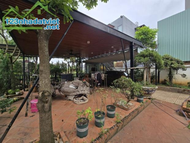 Gấp bán nhà Thủ Đức, giá 21 tỷ, dt 870m2, gần MT Trường Lưu, Q9(cũ).