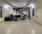 Cho thuê nhà nguyên căn 3 tầng ngay vòng xoay Hoàng Diệu, cách biển 700m, 5pn, 6wc giá rẻ