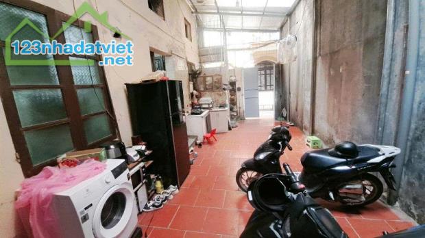 BÁN GẤP MẢNH ĐẤT DT 115M, MT 7.5, 2 MẶT NGÕ TRƯỚC SAU, CÁCH PHỐ 10M, GIÁ CHÀO 19.25 TỶ