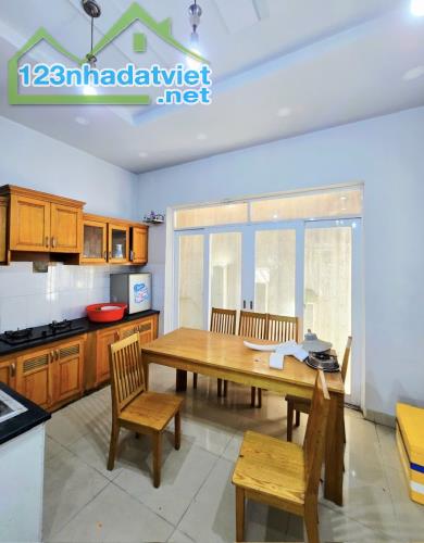 BÁN NHÀ Q2: 3 TẦNG, ĐƯỜNG Ô TÔ 2 CHIỀU , GẦN BỆNH VIỆN LÊ VĂN THỊNH - CHỈ 7,2 TỶ - 2