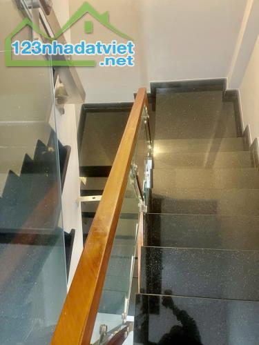 Bán Gấp Nhà Hẻm Lưu Hữu Phước, P15, Q8 – 1 Trệt 2 Lầu, Gần Mai Hắc Đế thương lượng mạnh