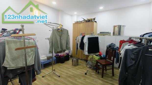Gấp bán nhà 4 tầng, Thủ Đức, giá 6.8 tỷ, Mặt tiền kề Dương Đình Hội. - 3