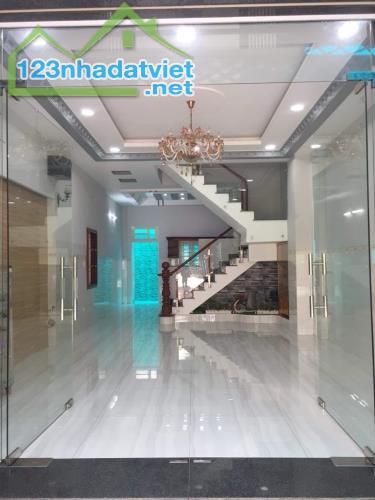 Nhà MT KDC Hiệp Thành 4 tầng 5x18 giá 10.5 tỷ Quận 12 - 2