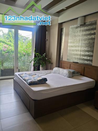 Gấp bán nhà Thủ Đức, 3 tầng, gần Phan Chu Trinh, giá 13.5 tỷ, dt 125m2. - 1