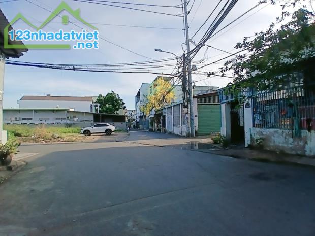 Gấp bán nhà Thủ Đức, 3 tầng, gần Phan Chu Trinh, giá 13.5 tỷ, dt 125m2. - 4