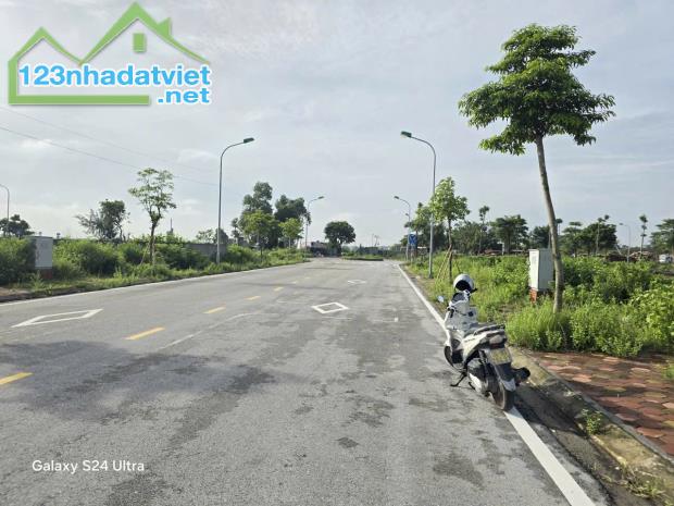 Bán lô đất biệt thự Thiên Phú, ph Tứ Minh, TP HD, 198m2, mt 12m, vị trí đẹp, giá 4x tr/m2 - 2