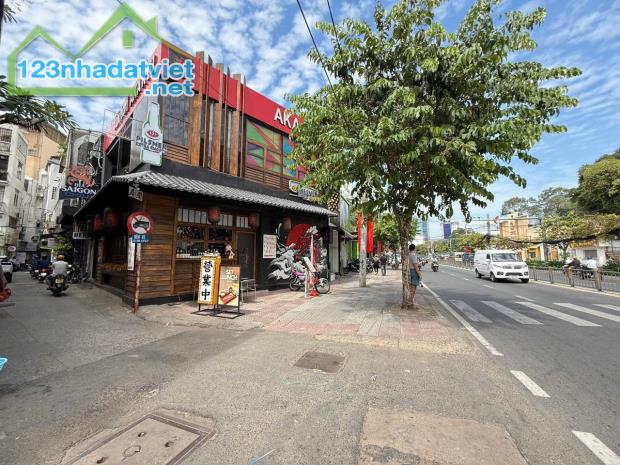 Góc 2 MT - Cách mạng tháng 8, Bến Thành, Q1: 8,6m x 18m, DTCN: 130m2, Giá chỉ 82 tỷ - 1