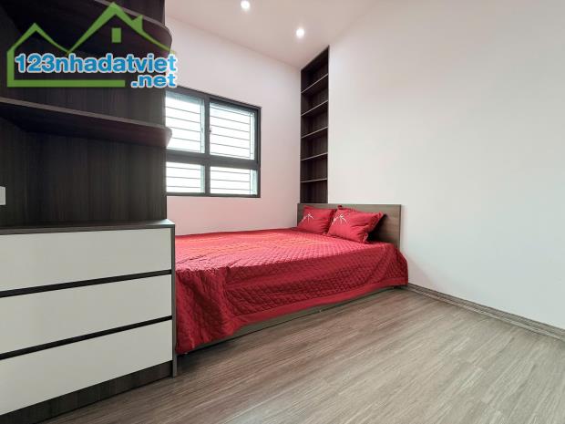 Bán Chung Cư Phường Việt Hưng, Long Biên 76m2, giá 4,7 tỷ (Lô góc)