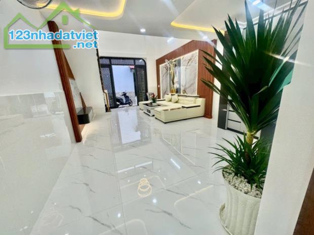 Siêu phẩm HXH HT 13 ,Hiệp Thành Q12, 2Tx 56m2 . Giá chỉ 4.18 tỷ (TL).