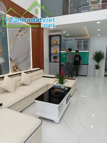 Siêu phẩm HXH HT 13 ,Hiệp Thành Q12, 2Tx 56m2 . Giá chỉ 4.18 tỷ (TL). - 4