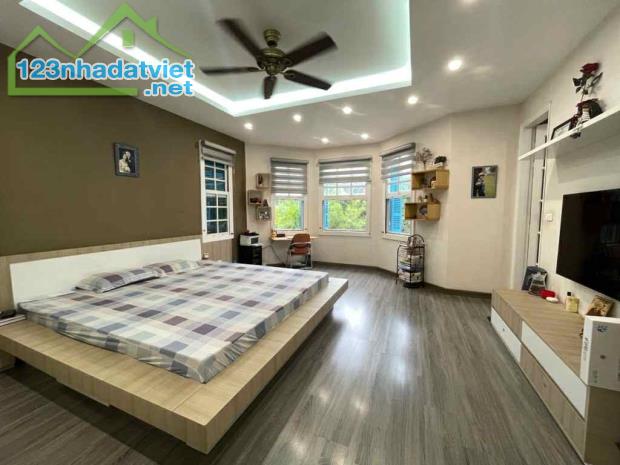 biệt thự sân vườn Ngọc Thụy, 430m x 4 tầng, mặt tiền 11m, ôtô tránh, full thổ cư - 4