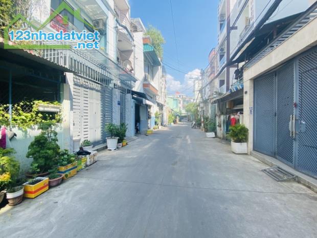 MẶT TIỀN HẺM XE TẢI KHUÔNG VIỆT - 96M2 (3.8x26) 4 TẦNG BTCT SHR CHỈ 12 TỶ