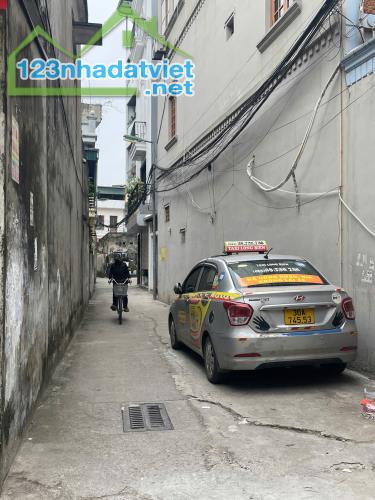 Bán 40m đất Việt Hưng-Long Biên - Ô tô 5 chỗ đỗ gần - Xây nhà, Đầu tư sinh lời bền vững - 2