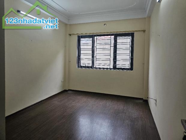 NHÀ LÀNG ĐA SỸ DT 52M2 4 TẦNG: 9 TỶ - 2