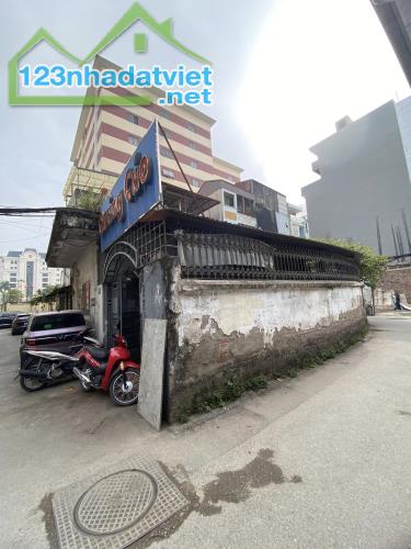Bán Đất Xây Biệt Thự Phố Trần Quốc Hoàn – View Công Viên – Gần Hồ Tây & Starlake