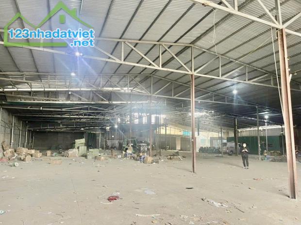 Cho thuê 2.000m2 kho xưởng tại Lĩnh Nam , Hoàng Mai , Hà Nội.