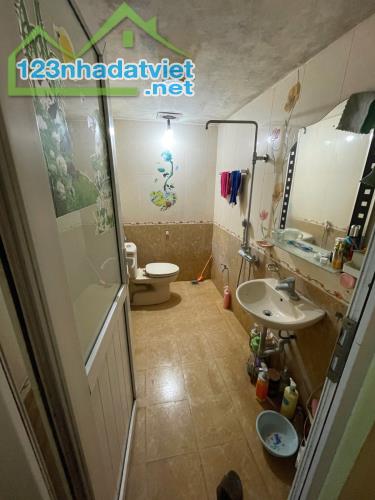 Bán nhà bát khối 4 tầng dân xây chắc chắn ngõ thông long biên - 5
